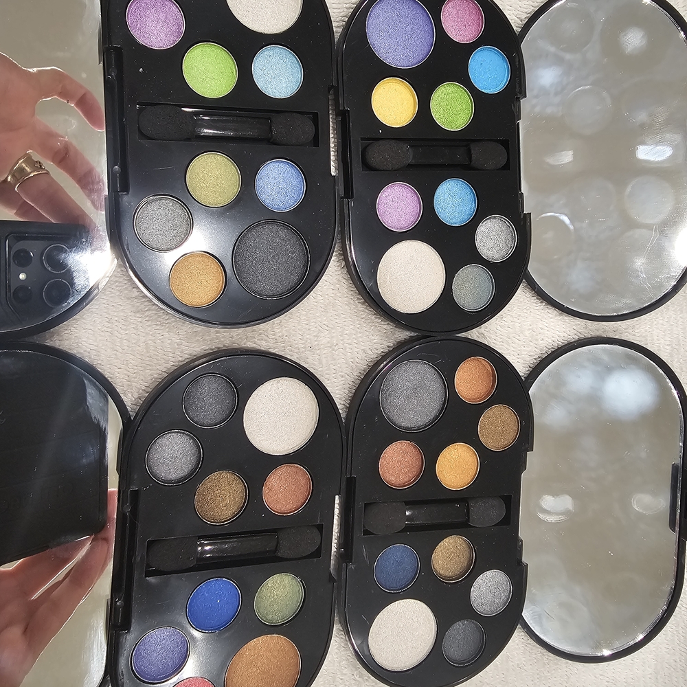 MAC Cosmetics Collectible Hello Kitty Eye Shadow Palettes #1, 2, 3, & 4 NIB Rare - Picture 3 of 6